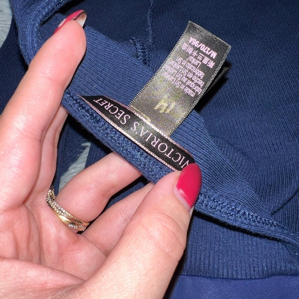 Victoria secret long sleeve top - Picture 8 of 10